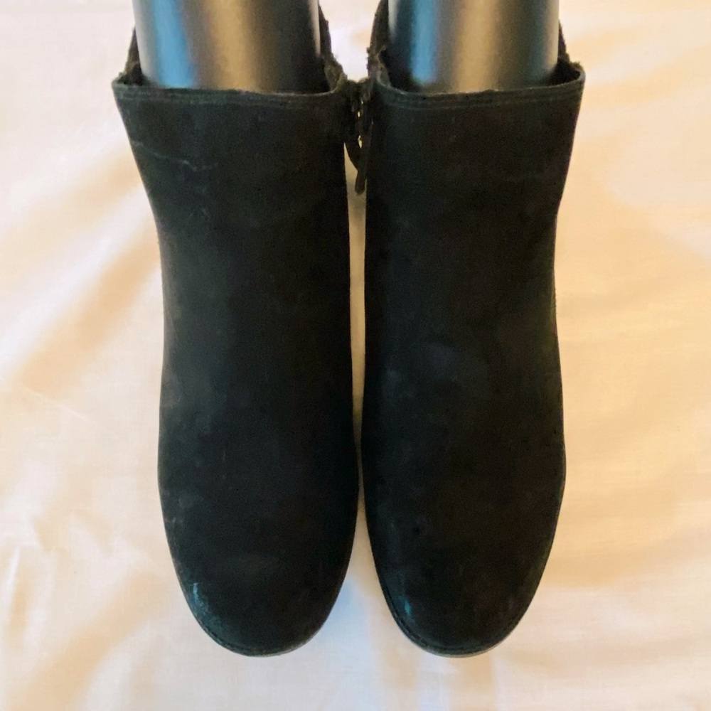 Reaction By Kenneth Cole Black Booties